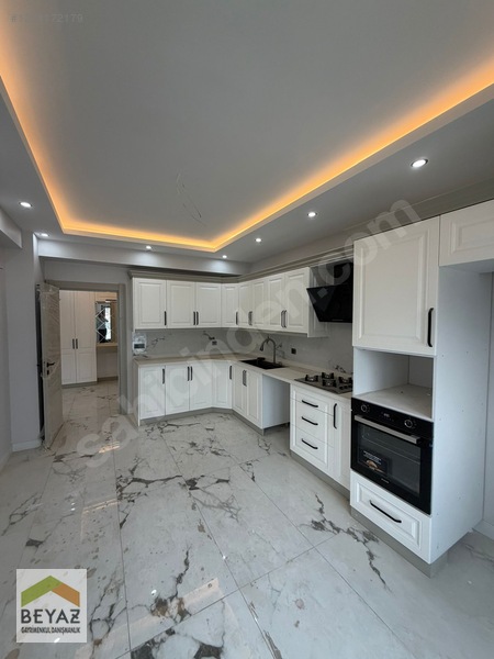 Beyaz- Vali Konağı Karşışı Sitede 4+1 (210m2) Satılık Daire — fotoğraf 7