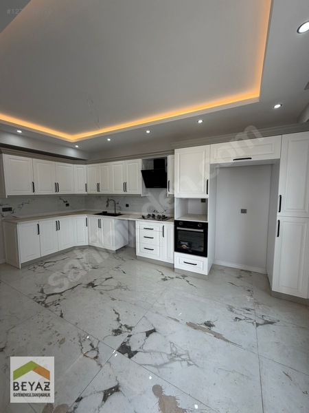 Beyaz- Vali Konağı Karşışı Sitede 4+1 (210m2) Satılık Daire — fotoğraf 8