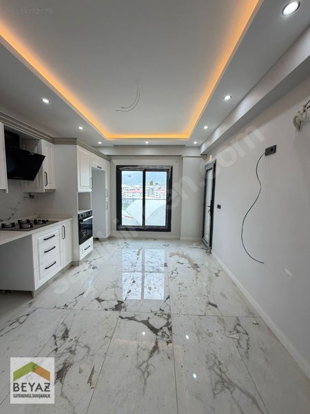 Beyaz- Vali Konağı Karşışı Sitede 4+1 (210m2) Satılık Daire — fotoğraf 9