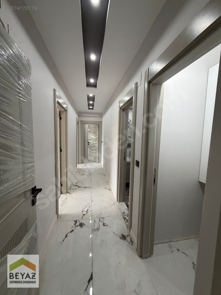 Beyaz- Vali Konağı Karşışı Sitede 4+1 (210m2) Satılık Daire — fotoğraf 21