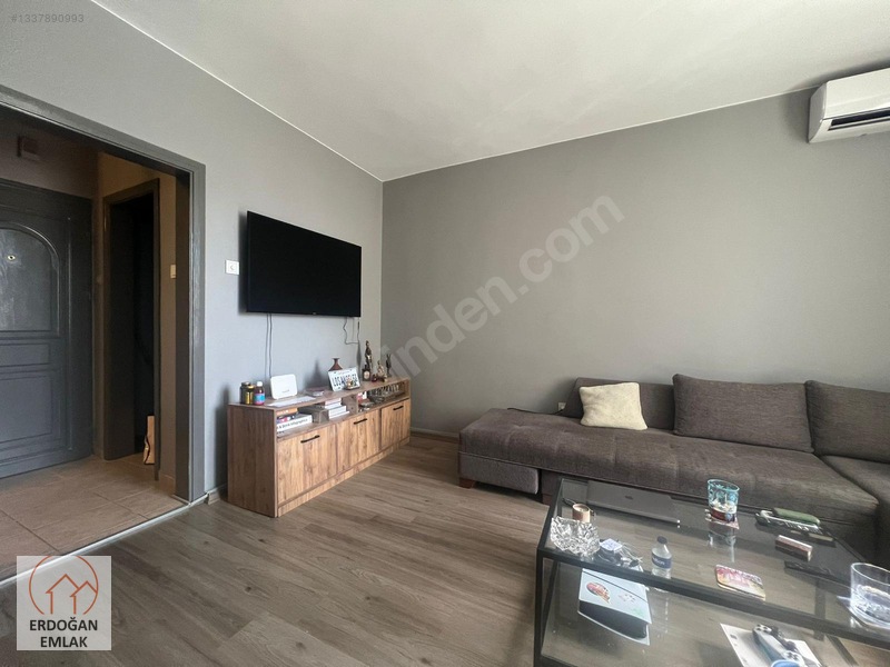 Akmerkez Karşısı Az Katlı Binada Bakımlı Mobilyalı 2+1 — fotoğraf 4