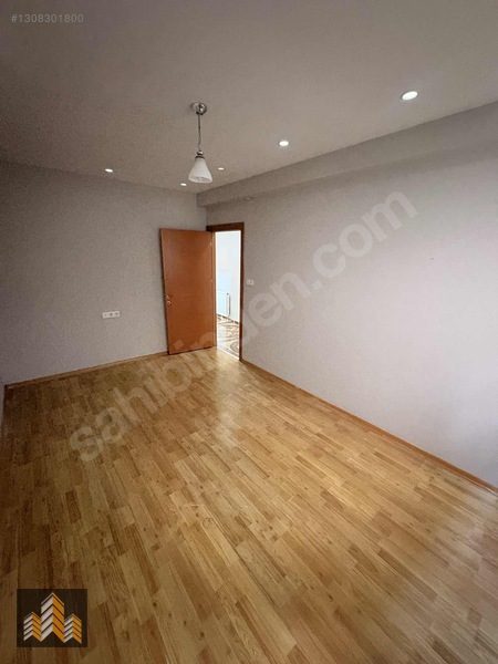 Aak Emlak | 3+1 Müstakil Girişli Kullanışlı | 100 M2 — fotoğraf 27