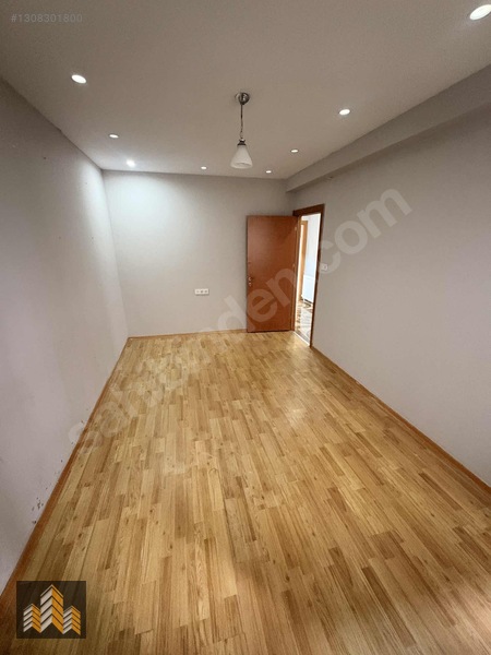 Aak Emlak | 3+1 Müstakil Girişli Kullanışlı | 100 M2 — fotoğraf 29