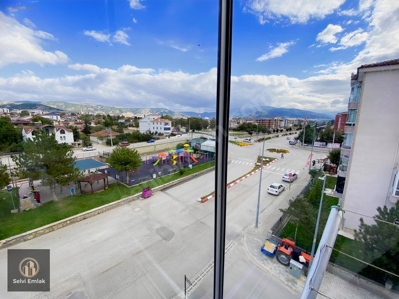 Selvi Emlak'tan Ara Kat Yürüyüş Yoluna Cephe Dairemiz — fotoğraf 22