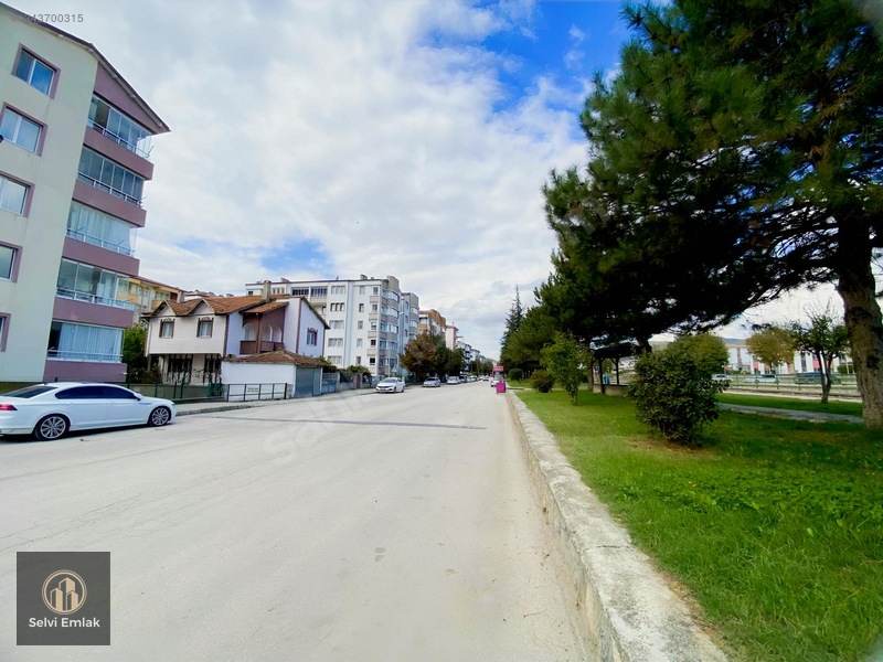 Selvi Emlak'tan Ara Kat Yürüyüş Yoluna Cephe Dairemiz — fotoğraf 27