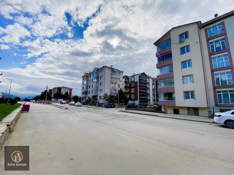 Selvi Emlak'tan Ara Kat Yürüyüş Yoluna Cephe Dairemiz — fotoğraf 28