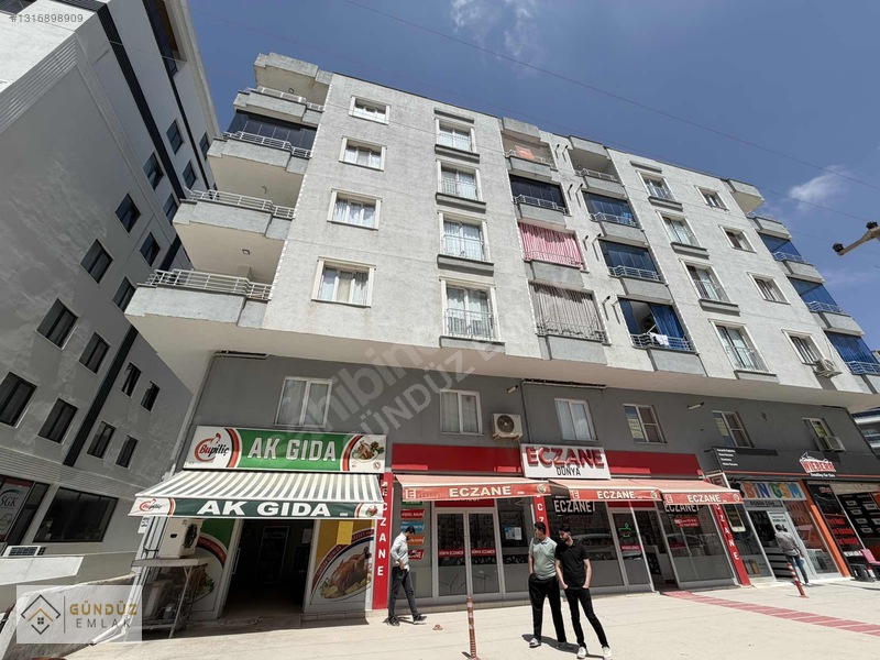Şehrin Parlak Bölgesinde 90m2 Düz Girişli Dükkanımız Satılıktır.