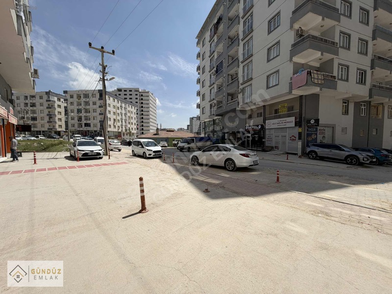 Şehrin Parlak Bölgesinde 90m2 Düz Girişli Dükkanımız Satılıktır. — fotoğraf 24