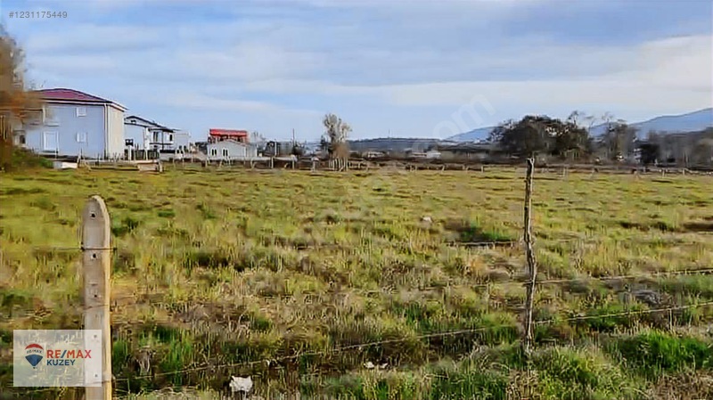 Erenköy Tramvay Yolu Üzerinde Sahile Yakın Arsa