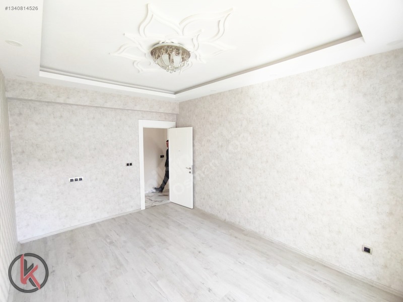Beykent'te Cam Balkon Duvar Kağıtlı Geniş Oturumlu 3+1 Lüks Dai — fotoğraf 14