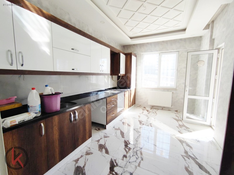 Beykent'te Cam Balkon Duvar Kağıtlı Geniş Oturumlu 3+1 Lüks Dai — fotoğraf 23