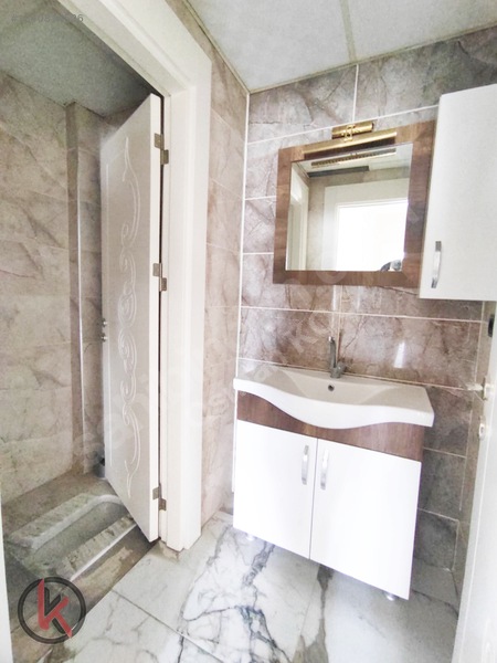 Beykent'te Cam Balkon Duvar Kağıtlı Geniş Oturumlu 3+1 Lüks Dai — fotoğraf 32