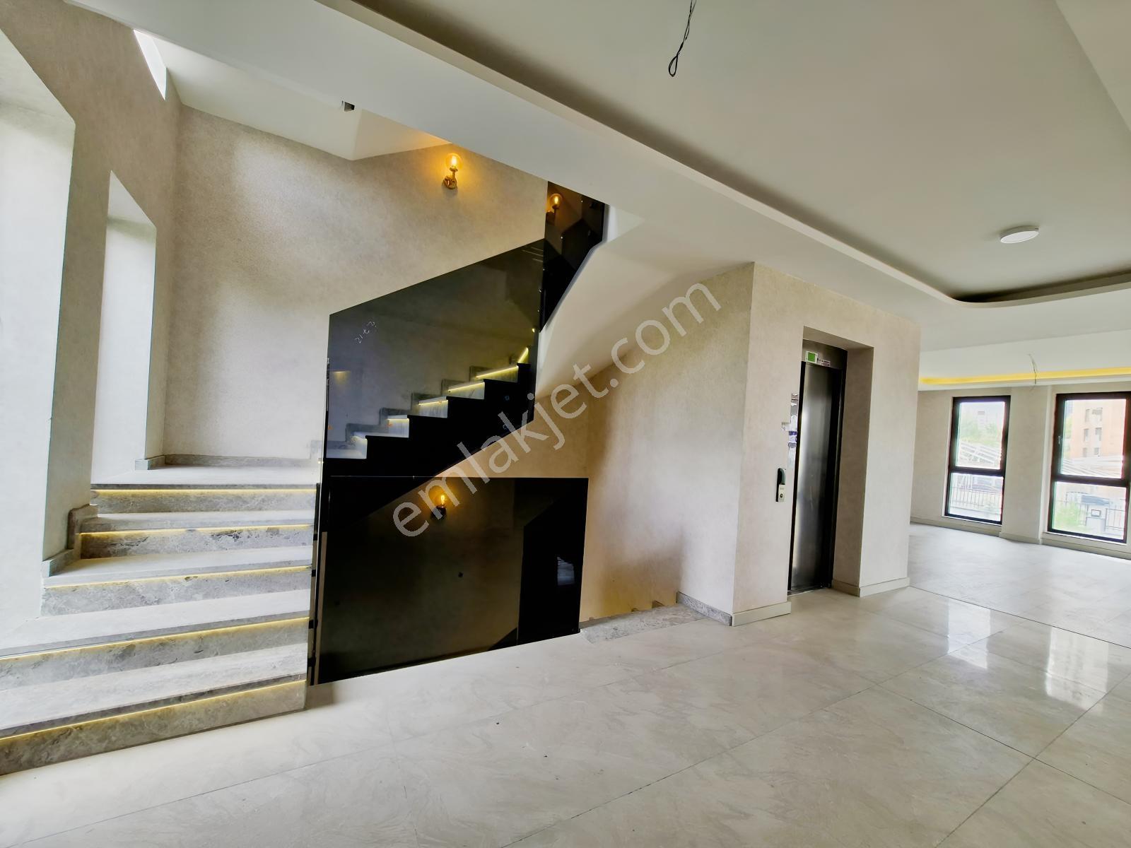 İncek Kızılcaşar Tek Yapıda Emsalsiz Asansörlü 4+2 Satılık Villa — fotoğraf 4
