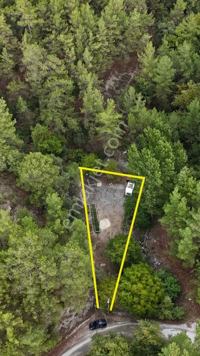 Yeniköy'de Yerleşimin Hemen Yanında İçinde Tiny House Olan Bahçe — fotoğraf 6