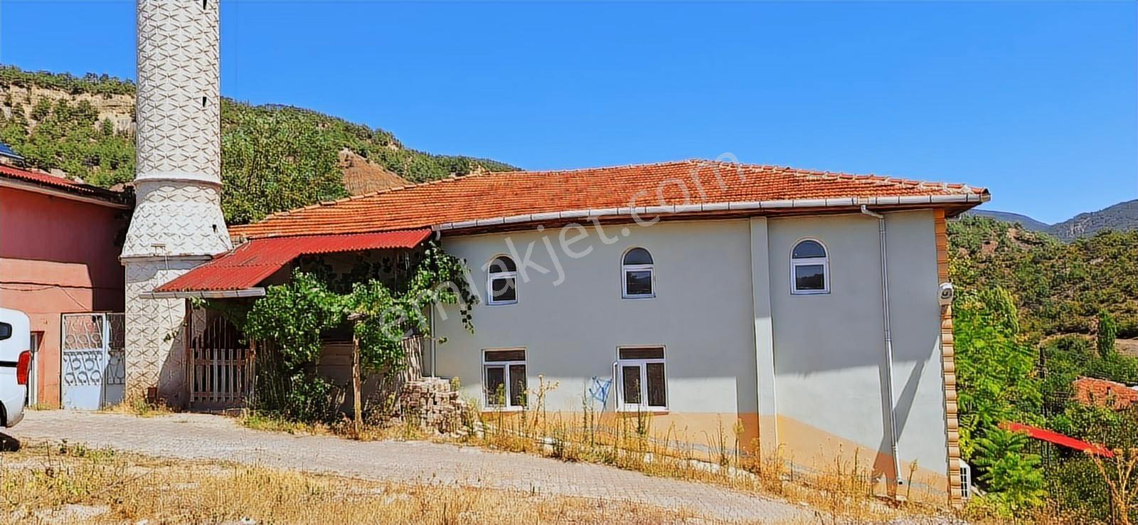 Bolu Göynük Hasanlar Köyünde Resmi Yolu Olan Satılık 2416M2 Arsa