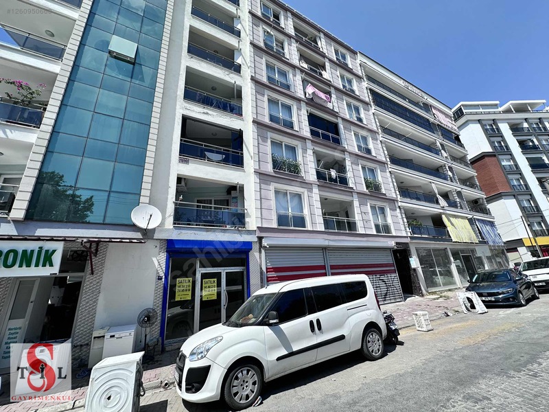 İstiklal Mahallesi'Nde Otomatik Kepenkli, 80+75M² Satılık Mağaza