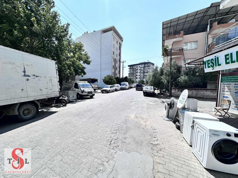 İstiklal Mahallesi'nde Otomatik Kepenkli, 80+75m² Satılık Mağaza — fotoğraf 2