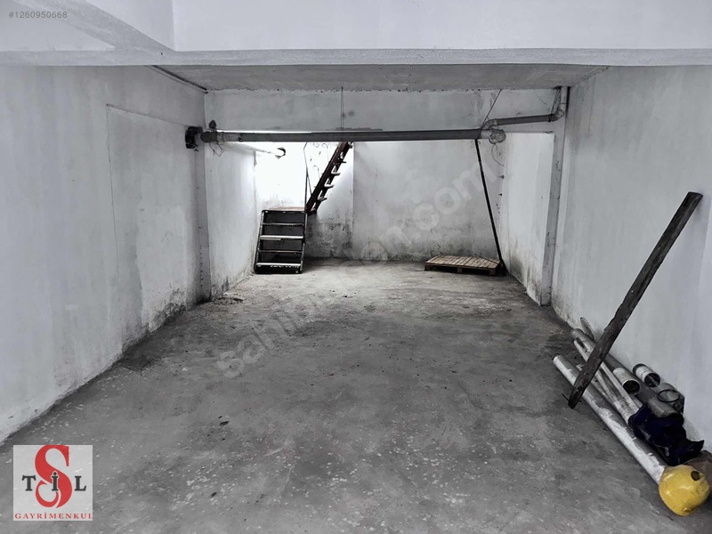 İstiklal Mahallesi'nde Otomatik Kepenkli, 80+75m² Satılık Mağaza — fotoğraf 7