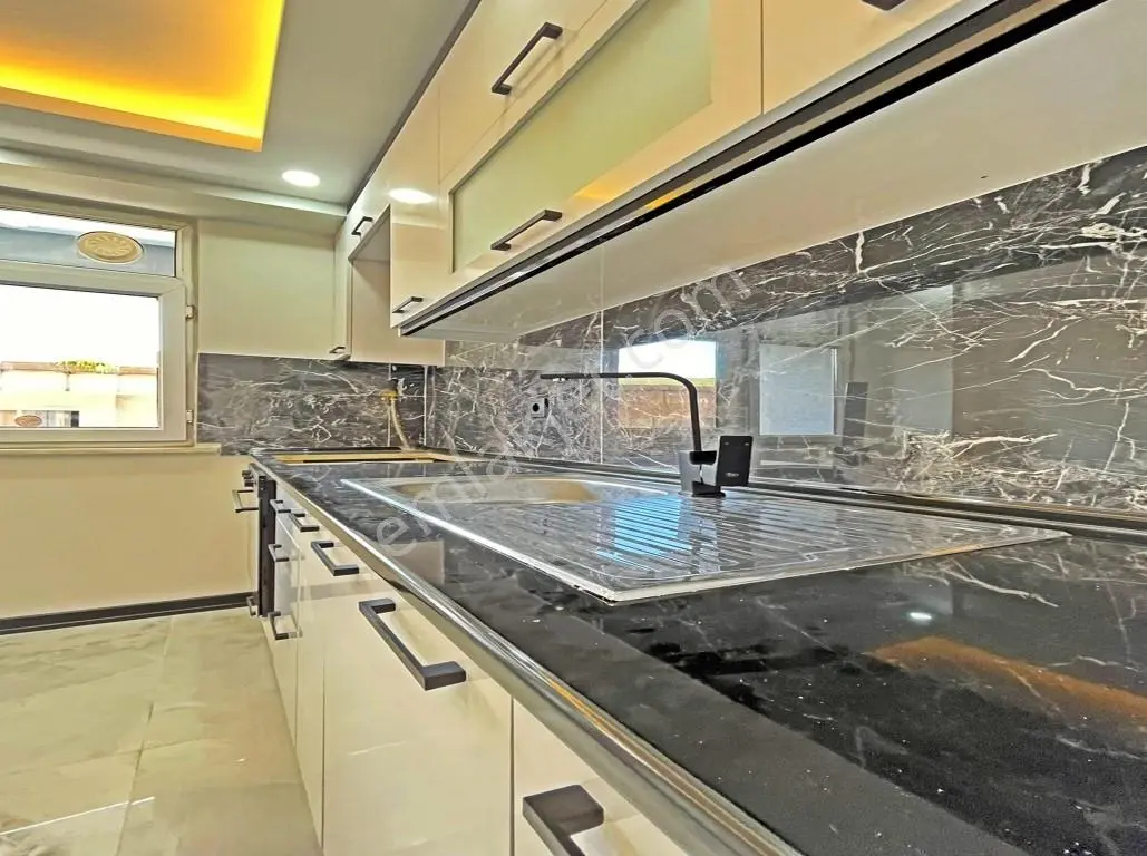 Cumhuriyet'te Site İçi Geniş M2 2+1 Satılık Daire — fotoğraf 4