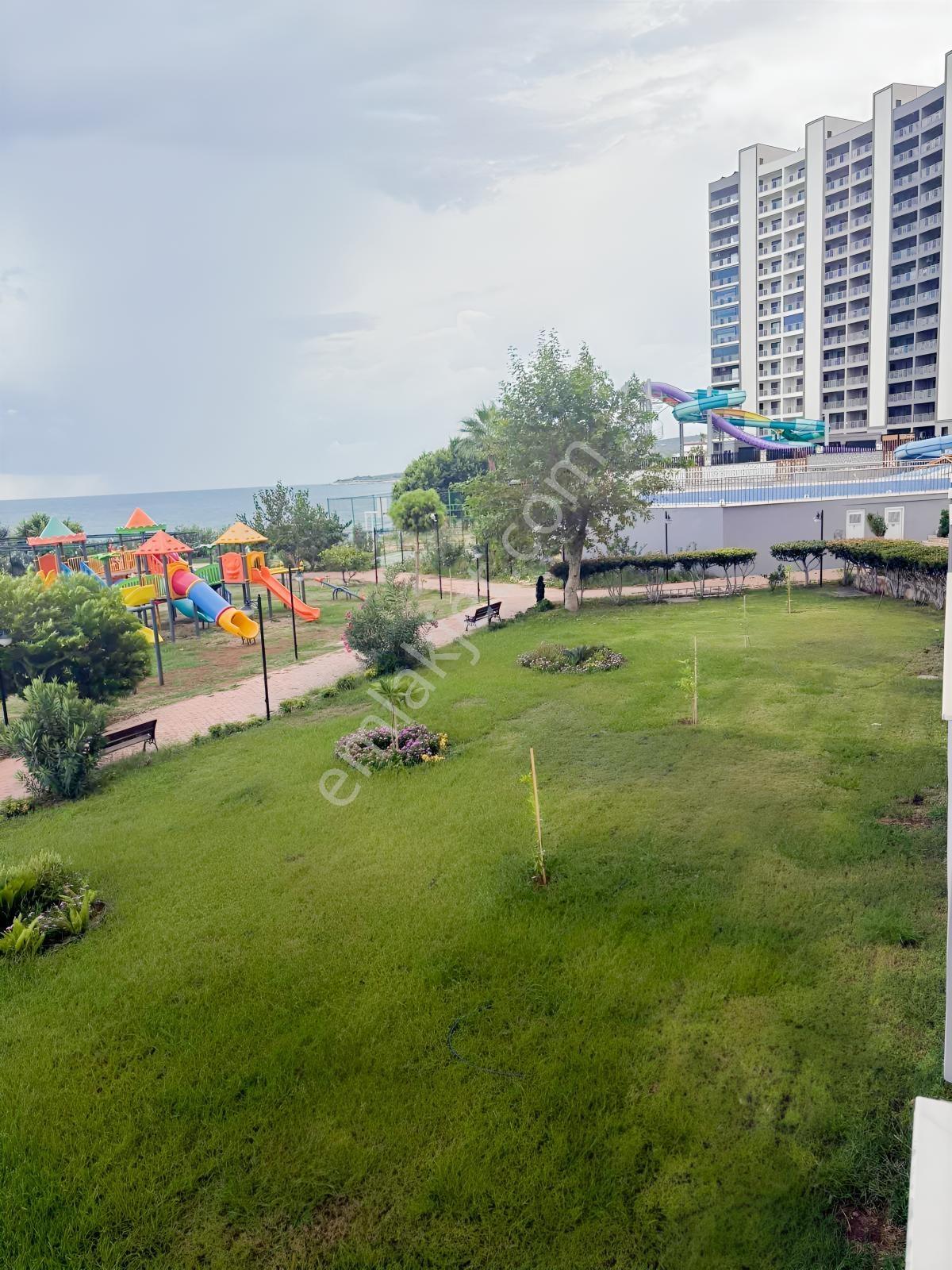 Liparis Sungate'te 3 + 1 İçi Full Yapılı Satılık Yazlık Daire