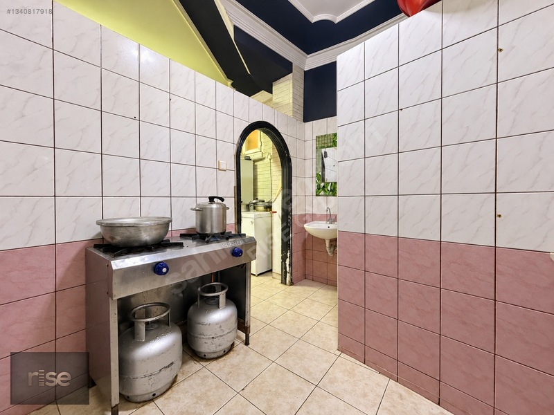 Rıse'dan Forum Civarında Yüksek Cirolu Devren Satılık Restoran — fotoğraf 12