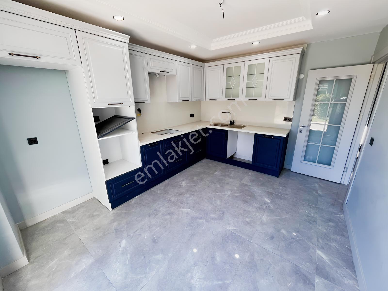 Silivri Ortaköyde İskanlı Havuzlu Sitede 4+1 Sıfır Villa — fotoğraf 7