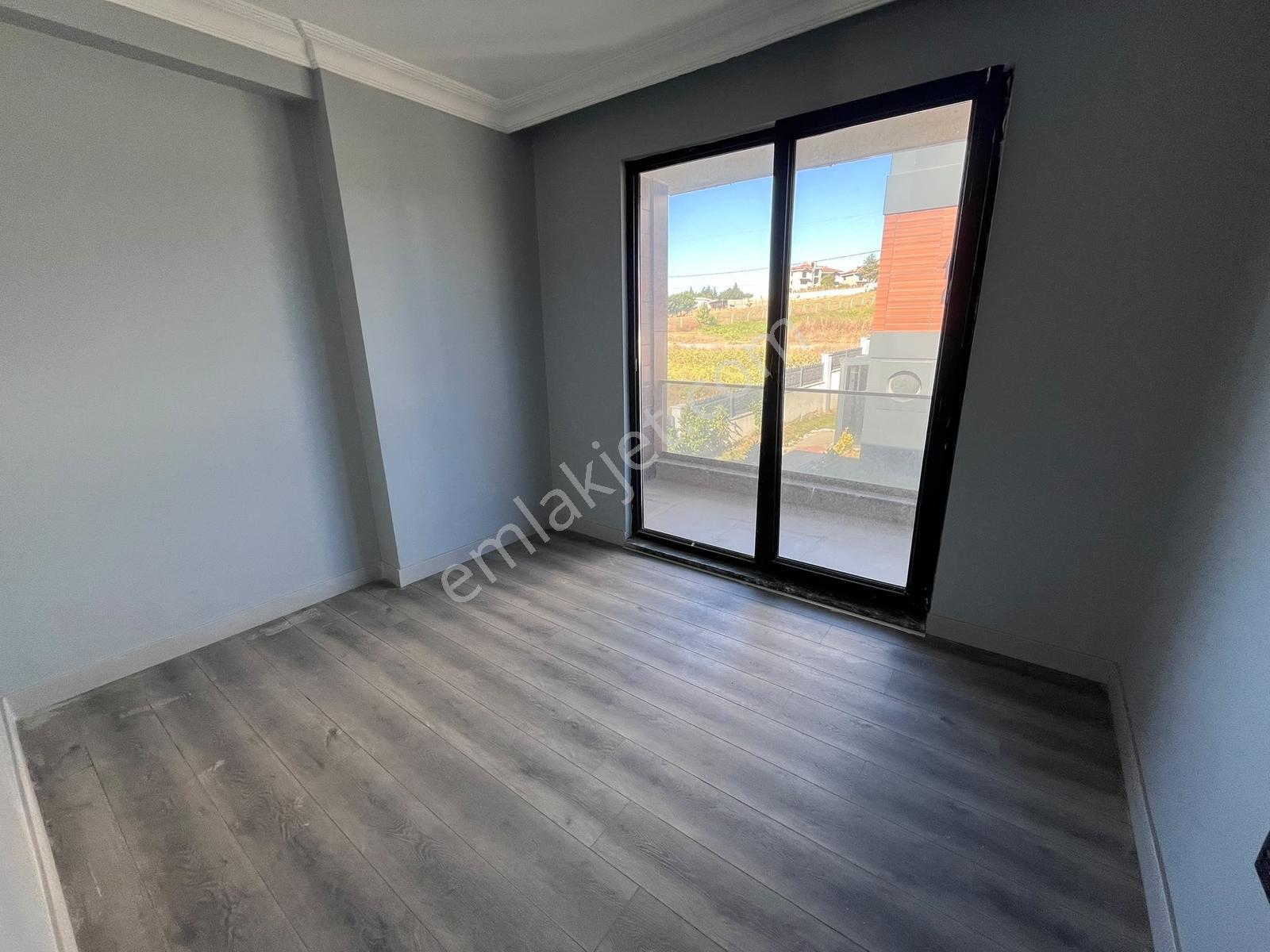 Silivri Ortaköyde İskanlı Havuzlu Sitede 4+1 Sıfır Villa — fotoğraf 10