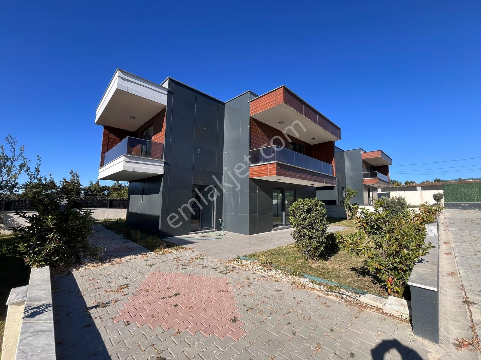 Silivri Ortaköyde İskanlı Havuzlu Sitede 4+1 Sıfır Villa — fotoğraf 22