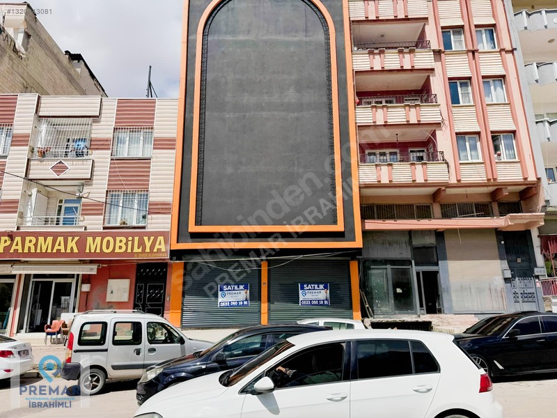 Cadde Üzeri Satılık 6 Katlı İş Yeri (1500m²)