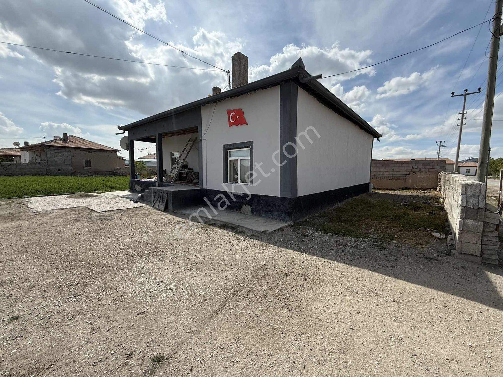 Yenikent De Kurulu Düzen İçinde Evi Mevcut