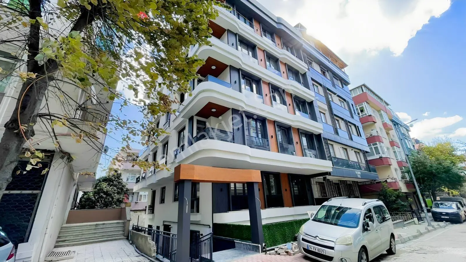 Satılık Avcılar Merkezde Ferah 2+1 Daire