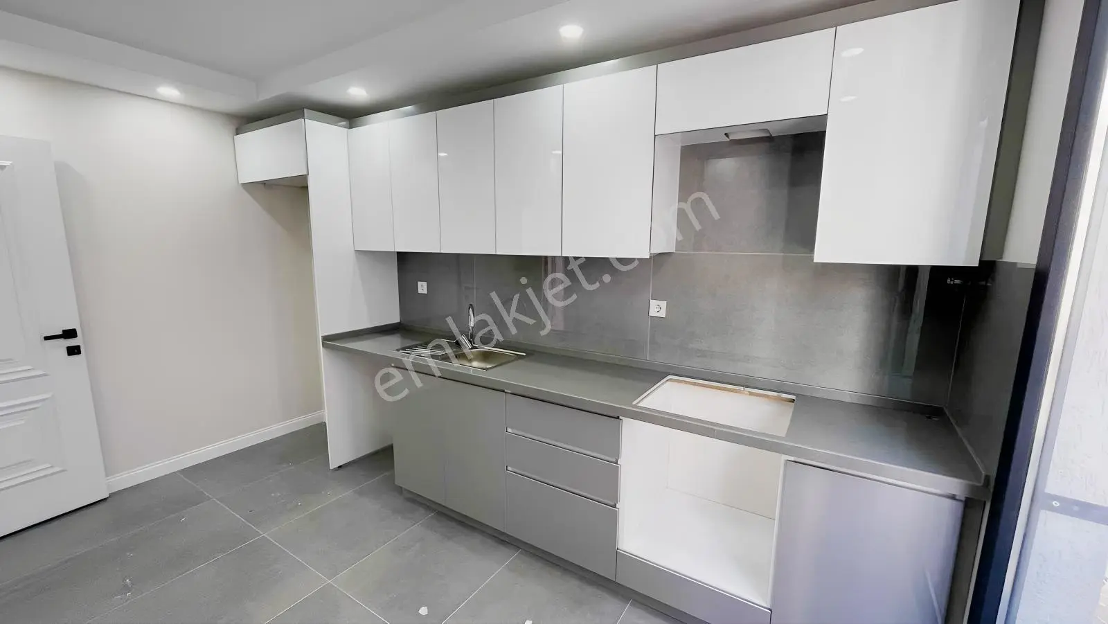 Satılık Avcılar Merkezde Ferah 2+1 Daire — fotoğraf 13