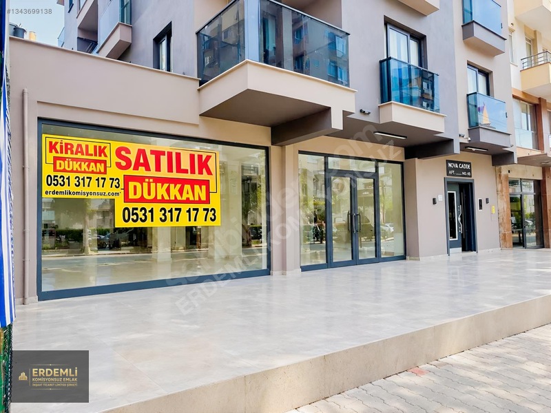 Erdemli'de İşlek Caddede Satılık 180 M² Dükkan — fotoğraf 2