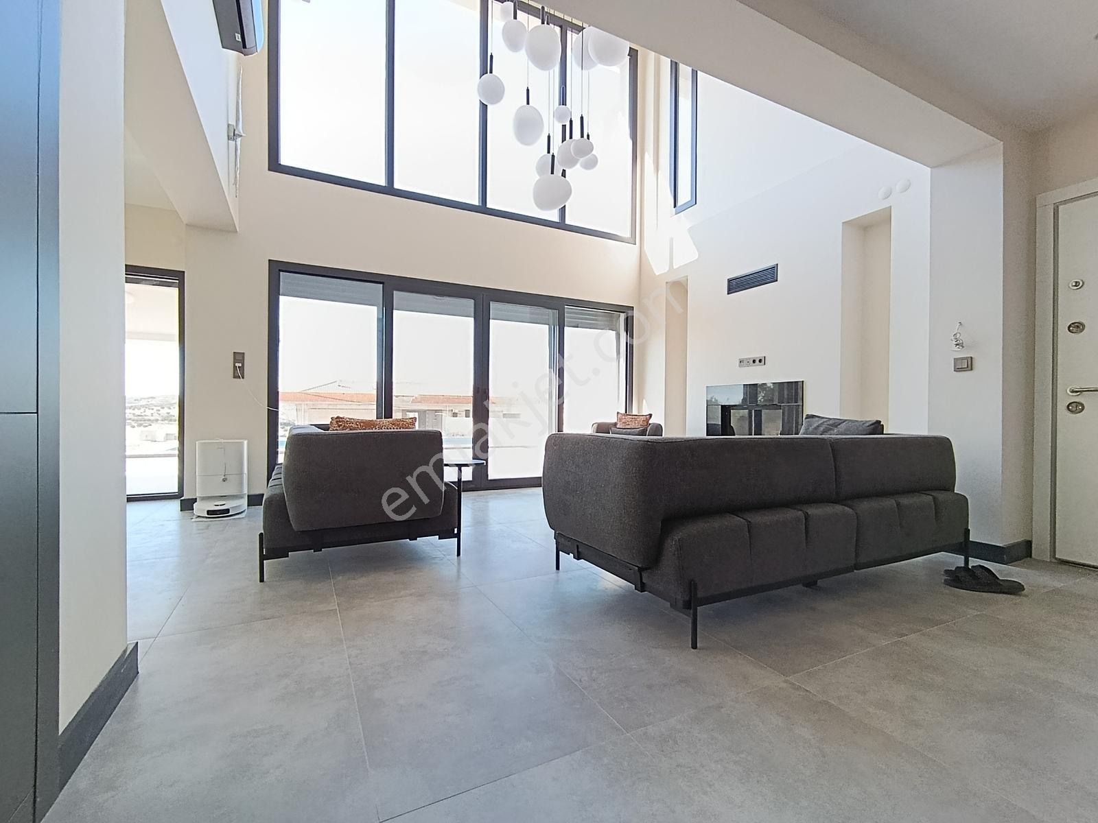 Foçaköyün En Değerli Bölgesinde 4+1 Havuzlu Villa Açıklamayı Oku — fotoğraf 14