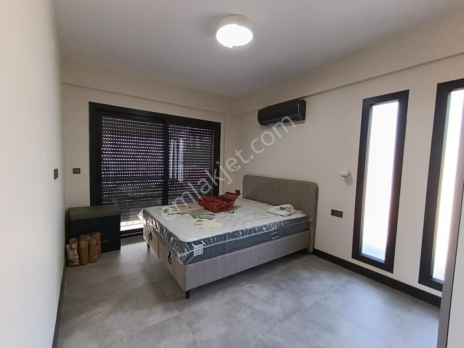 Foçaköyün En Değerli Bölgesinde 4+1 Havuzlu Villa Açıklamayı Oku — fotoğraf 32