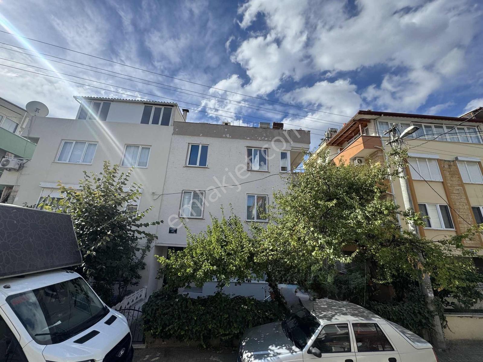Güçlü Kardeşlerden Altınoluk Merkezde Fırsat 2+1 Daire