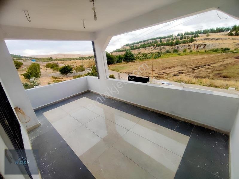 Roxy Group'tan Almalı'da Asfalt Yol Üzeri 2+1 Bağ Evi Tek Tapu