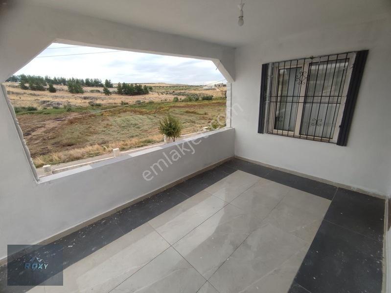 Roxy Group'tan Almalı'da Asfalt Yol Üzeri 2+1 Bağ Evi Tek Tapu — fotoğraf 4
