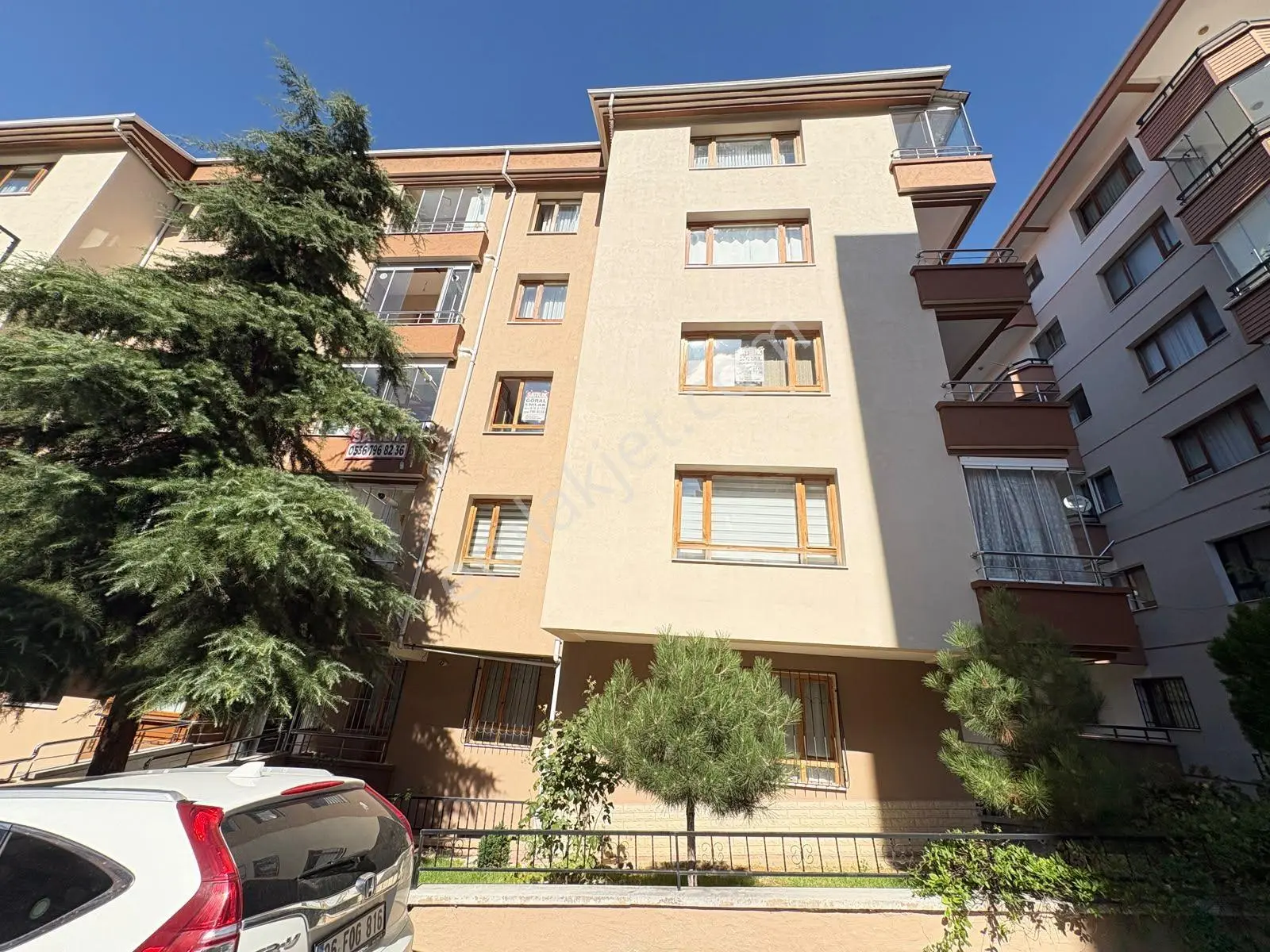 Göraldan 3+1 Ara Kat Ön Cephe Kabil Caddesi Yakını Boş Daire