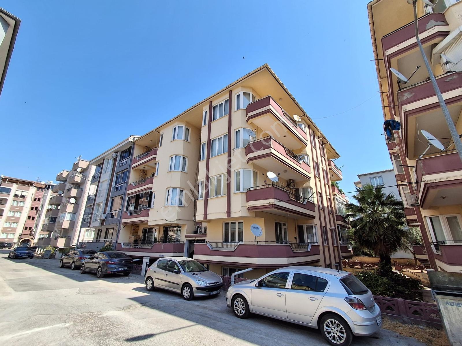 Balıkesir Altıeylül Bahçelievler Mah. Geniş Satılık 3+1 Daire — fotoğraf 2
