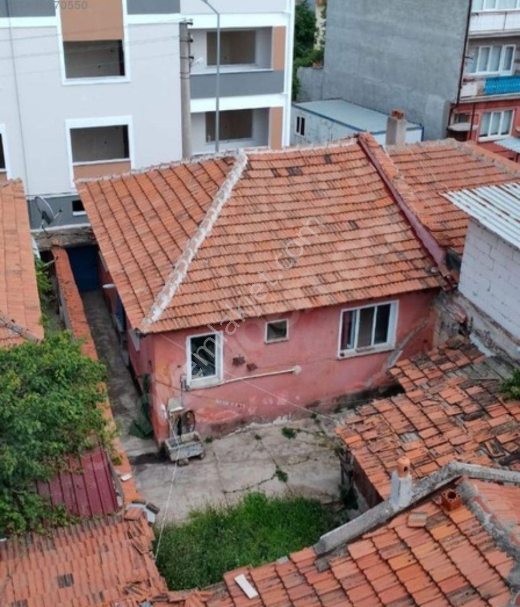 Cengiz Topel Caddesi Yakını Satılık Müstakil Ev Ve Arsası