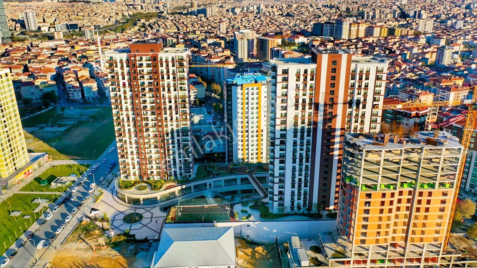 Metronun Dibinde Lüxera Meydanda Satılık 3+1havuzlu Site Dairesi — fotoğraf 2