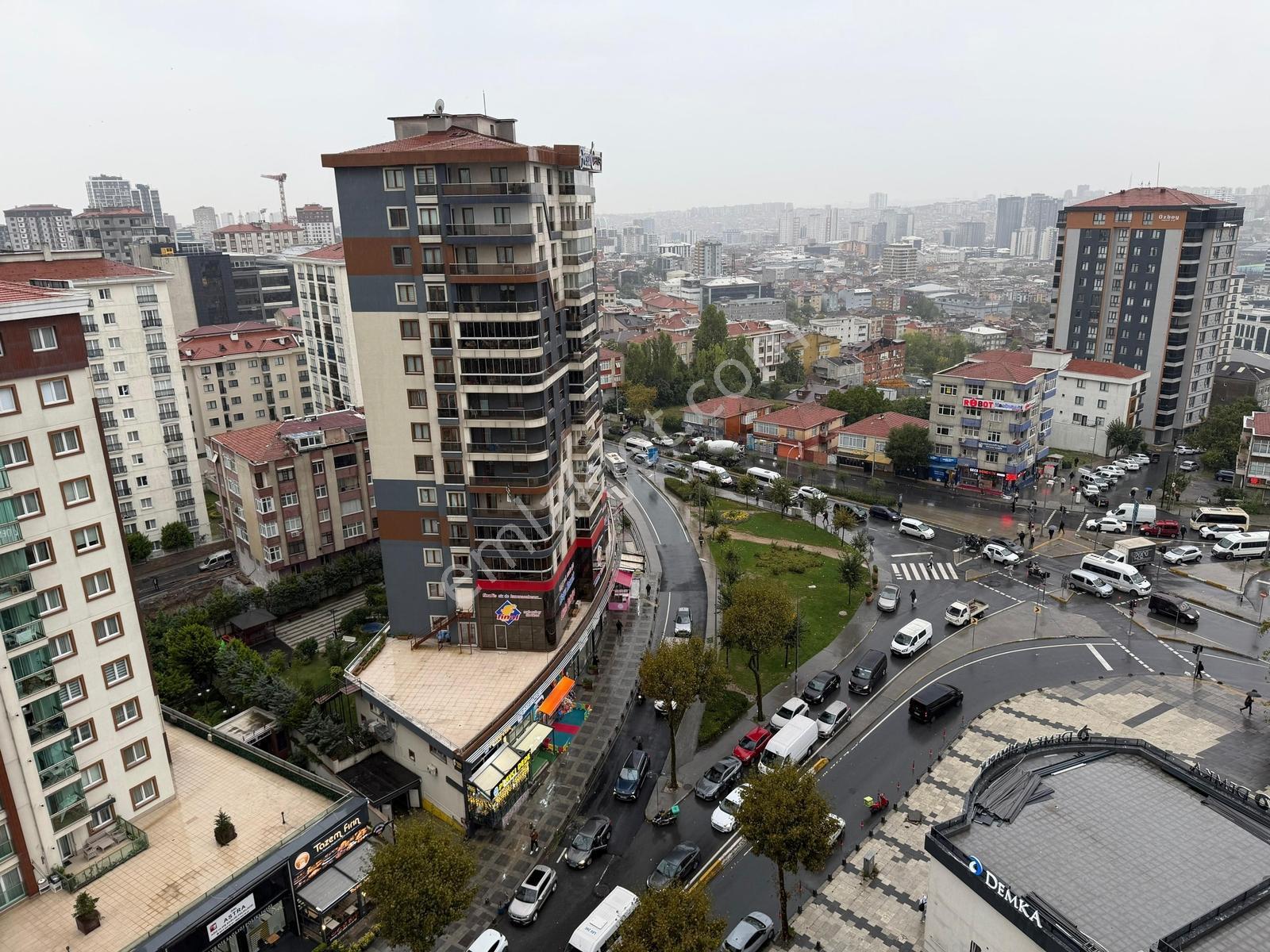 Metronun Dibinde Lüxera Meydanda Satılık 3+1havuzlu Site Dairesi — fotoğraf 20