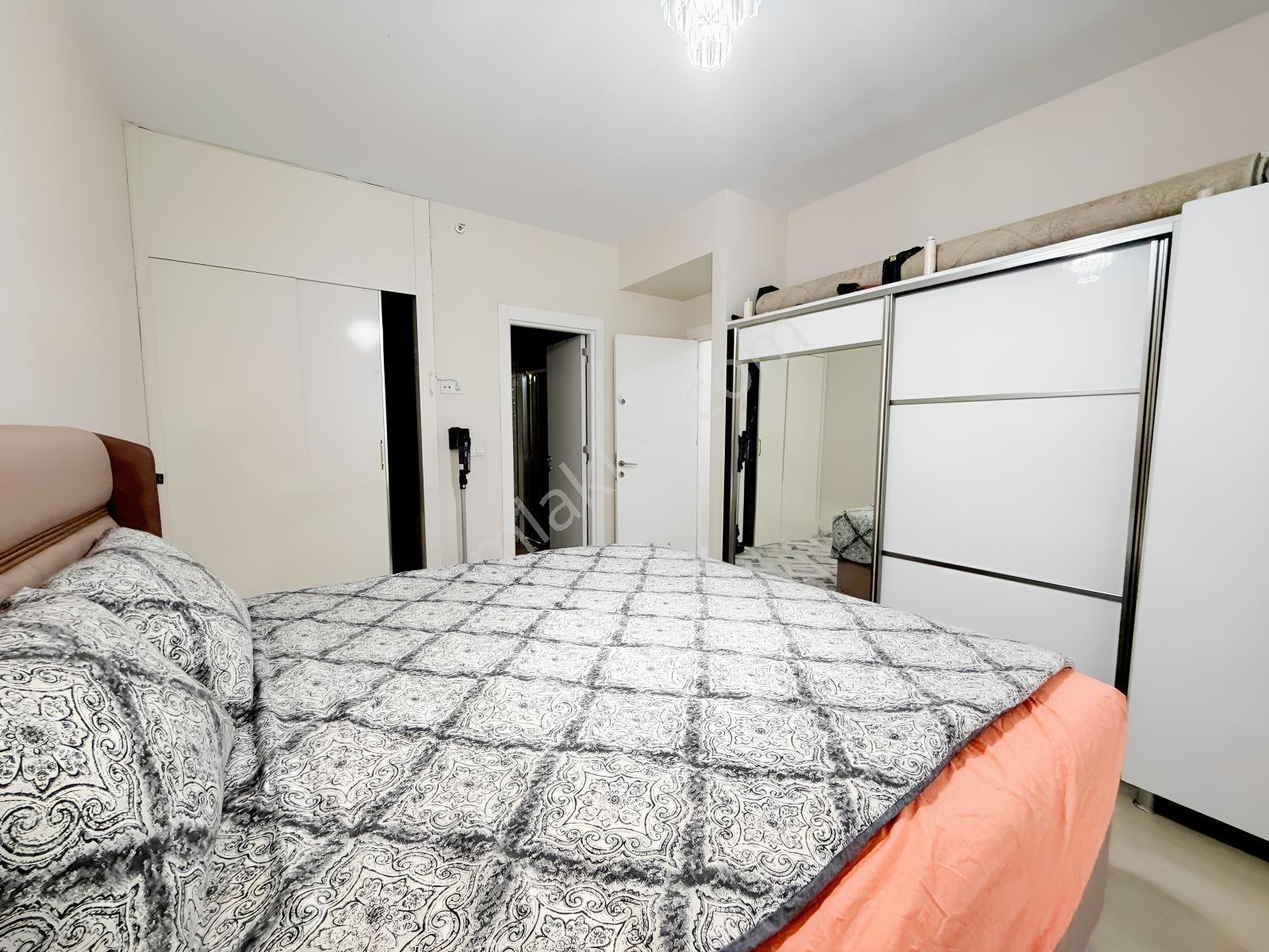 Metronun Dibinde Lüxera Meydanda Satılık 3+1havuzlu Site Dairesi — fotoğraf 34