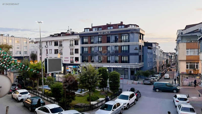 Bayrampaşa Muratpaşa'Da Satılık 2+1 Daire, 100M², Cadde Üzeri