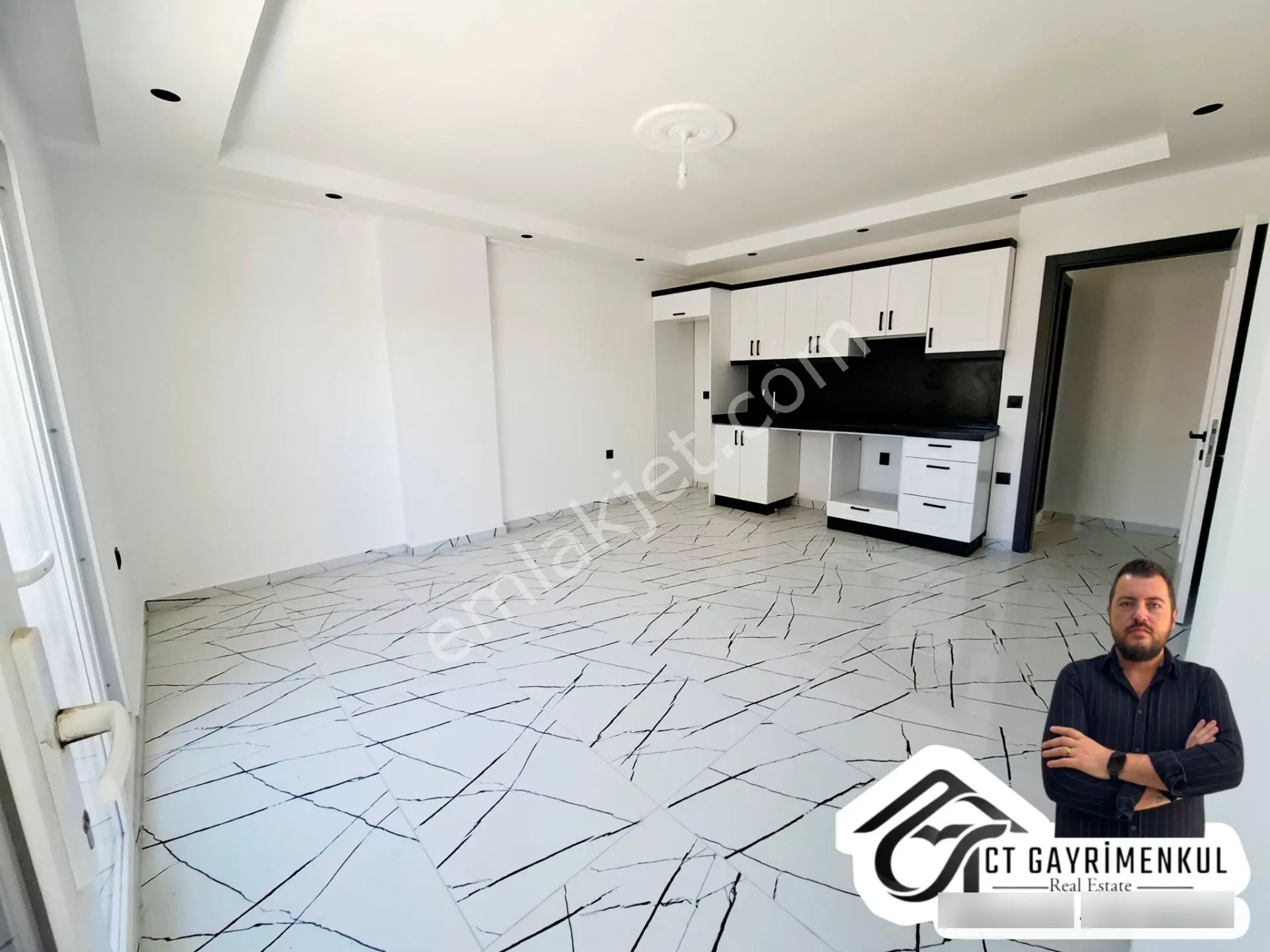 Didim'de Satılık 2+1 Sıfır Daire Merkez'de Orta Kat Ön Cephe Asansörlü ! — fotoğraf 3