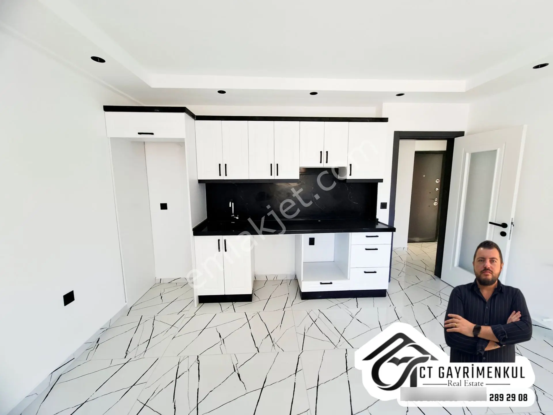 Didim'de Satılık 2+1 Sıfır Daire Merkez'de Orta Kat Ön Cephe Asansörlü ! — fotoğraf 4