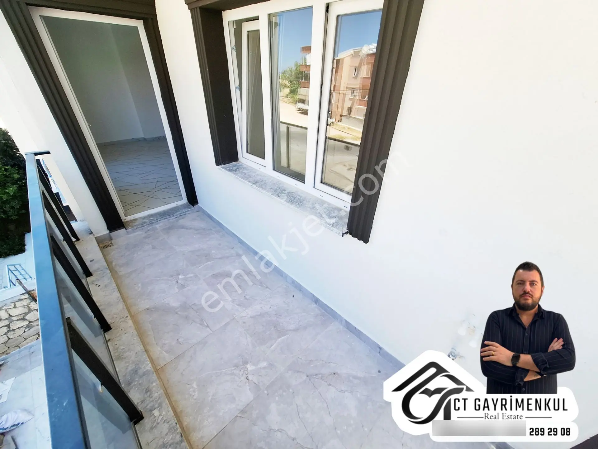 Didim'de Satılık 2+1 Sıfır Daire Merkez'de Orta Kat Ön Cephe Asansörlü ! — fotoğraf 9