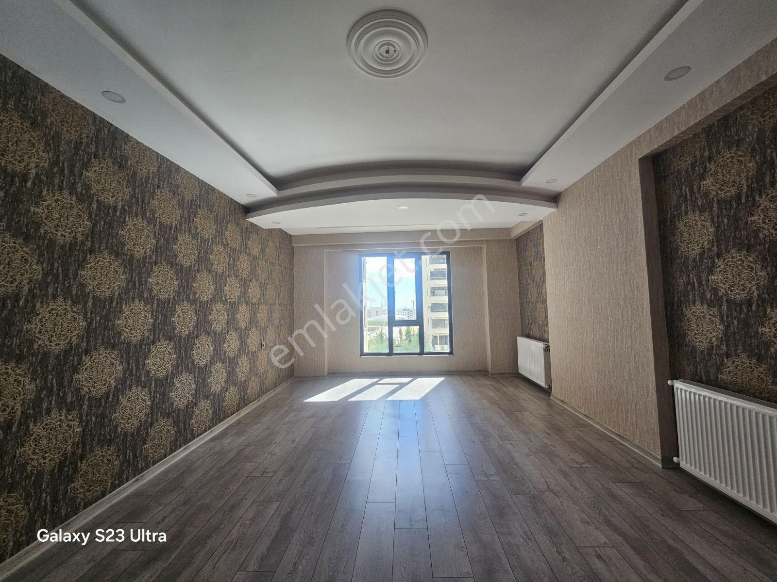 Mehmetçikte 3+1 | 165 M² Brüt 155 M² Net | 3 Bloklu Sitede — fotoğraf 3