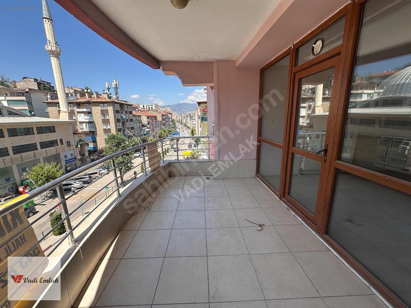Mahmutpaşa Mahallesinde 3+1 Kiralık Daireler | Vadi Emlak — fotoğraf 24